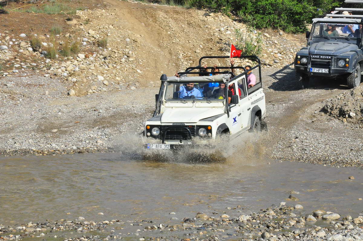 Jeep Raft.jpg